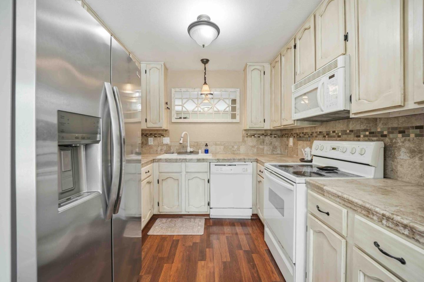 Detail Gallery Image 5 of 29 For 8400 Delta Dr, Gilroy,  CA 95020 - 2 Beds | 1/1 Baths