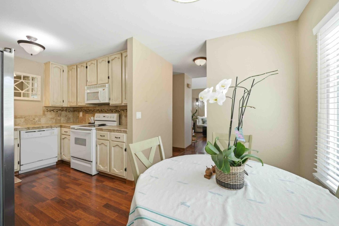 Detail Gallery Image 6 of 29 For 8400 Delta Dr, Gilroy,  CA 95020 - 2 Beds | 1/1 Baths
