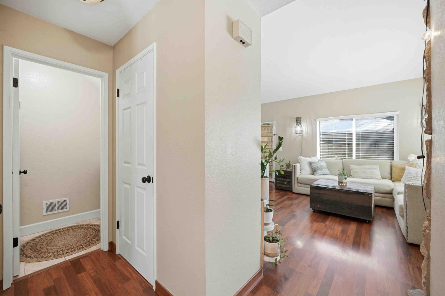 Detail Gallery Image 8 of 29 For 8400 Delta Dr, Gilroy,  CA 95020 - 2 Beds | 1/1 Baths