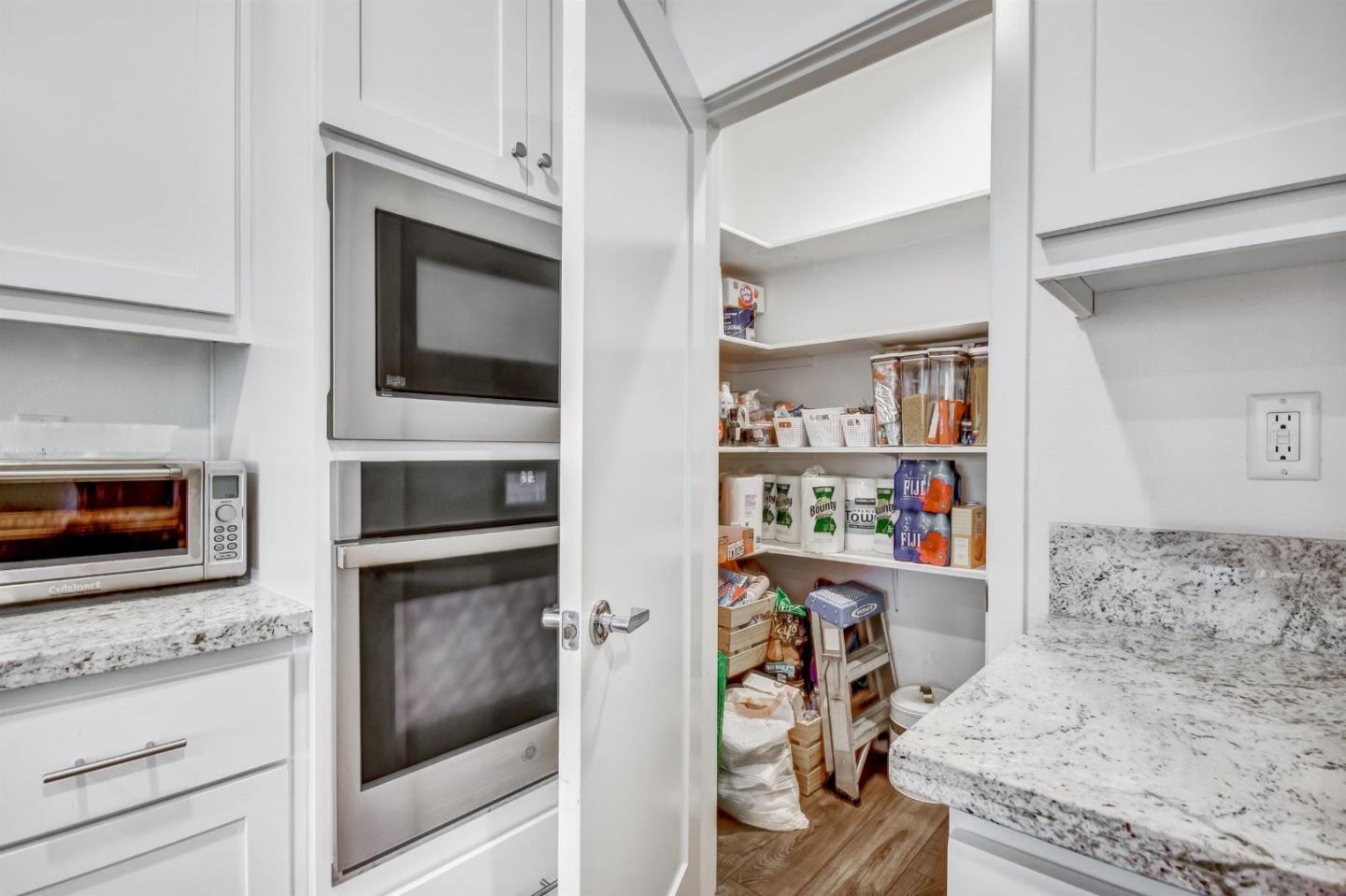 Detail Gallery Image 12 of 45 For 1225 Michael Bo Ln, Gilroy,  CA 95020 - 5 Beds | 3/1 Baths