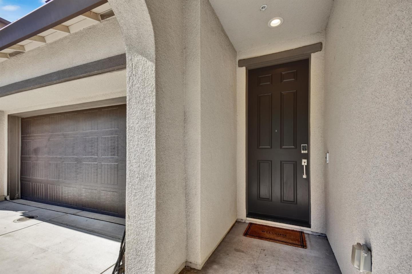 Detail Gallery Image 4 of 45 For 1225 Michael Bo Ln, Gilroy,  CA 95020 - 5 Beds | 3/1 Baths