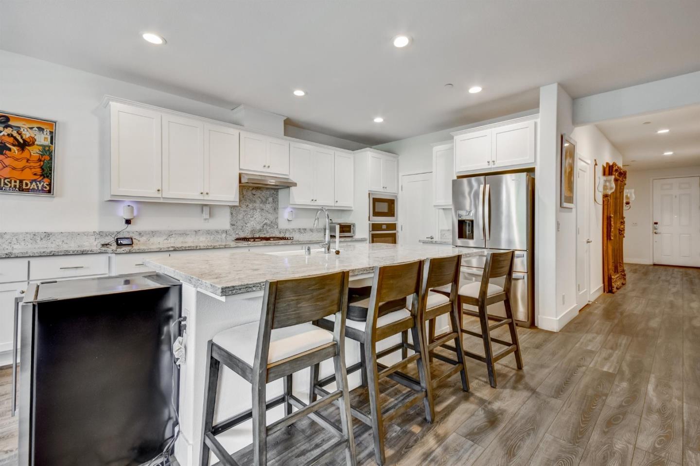 Detail Gallery Image 8 of 45 For 1225 Michael Bo Ln, Gilroy,  CA 95020 - 5 Beds | 3/1 Baths