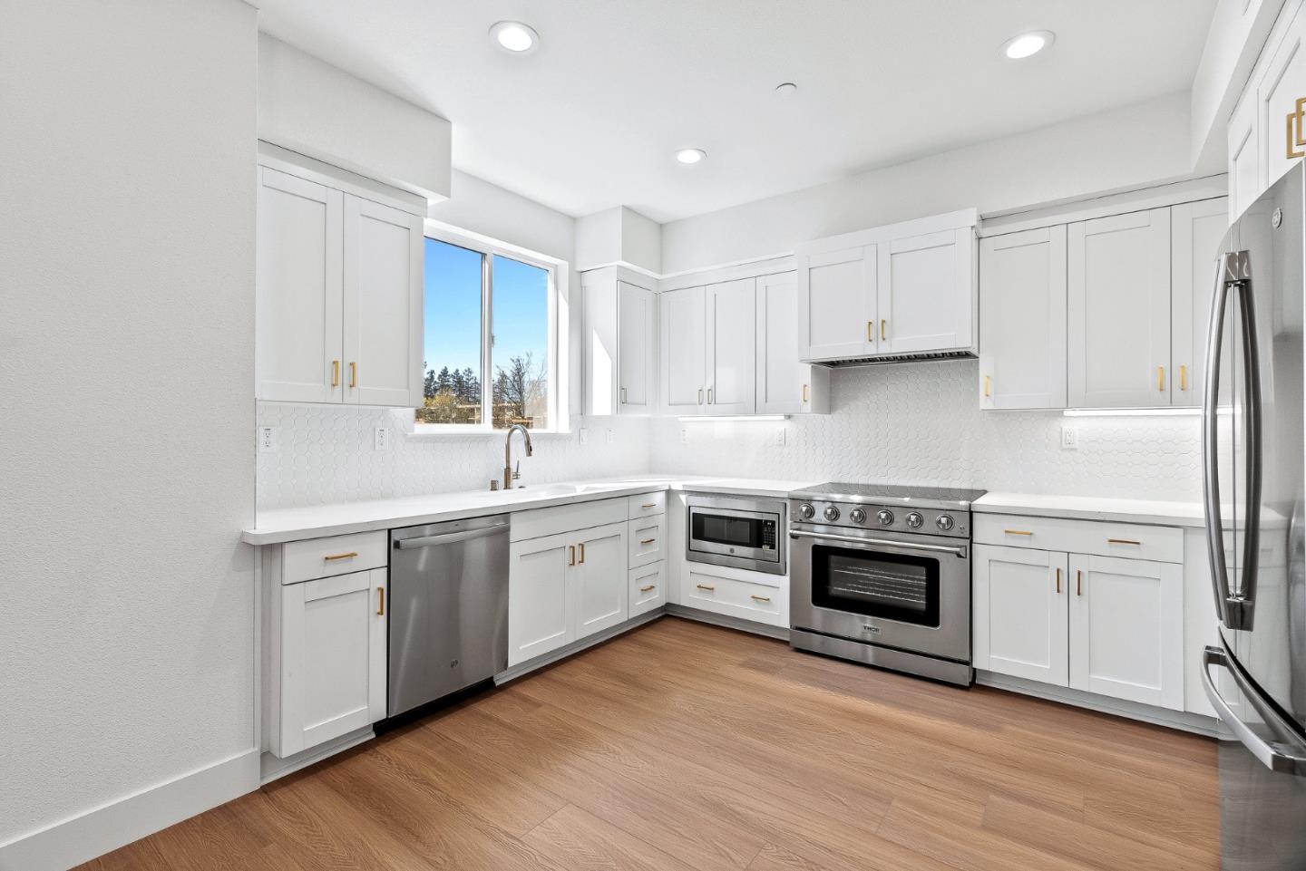 Detail Gallery Image 10 of 51 For 947 Woodside, Redwood City,  CA 94061 - 4 Beds | 2 Baths