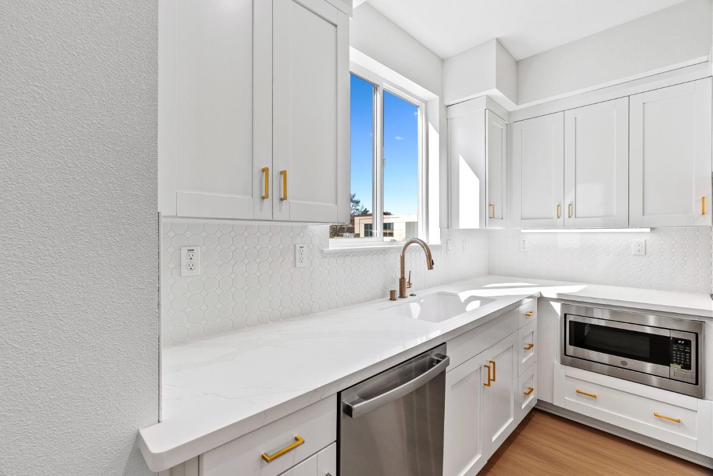 Detail Gallery Image 11 of 51 For 947 Woodside, Redwood City,  CA 94061 - 4 Beds | 2 Baths