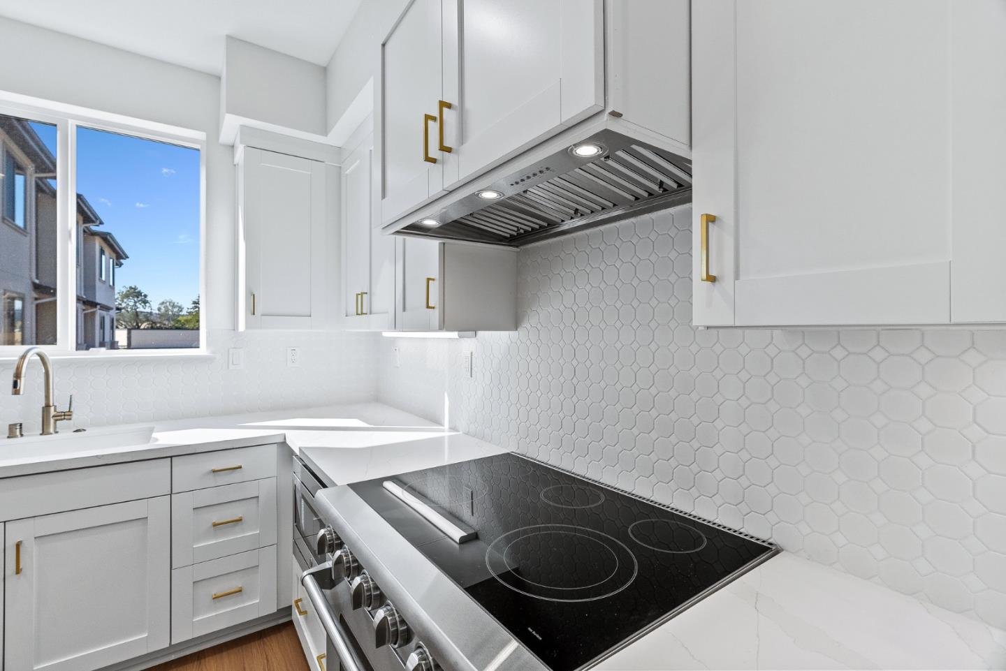 Detail Gallery Image 12 of 51 For 947 Woodside, Redwood City,  CA 94061 - 4 Beds | 2 Baths