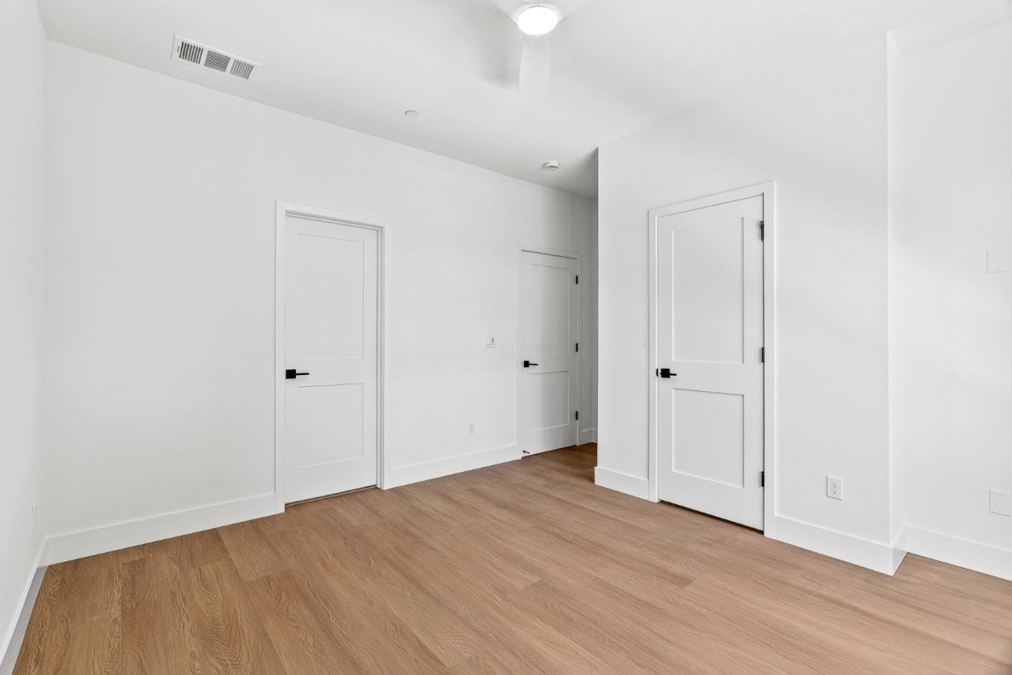 Detail Gallery Image 14 of 51 For 947 Woodside, Redwood City,  CA 94061 - 4 Beds | 2 Baths