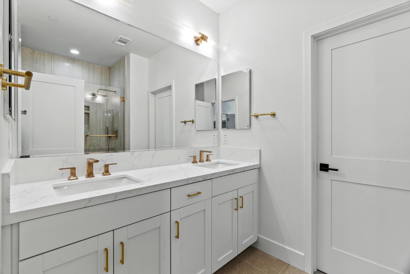 Detail Gallery Image 17 of 51 For 947 Woodside, Redwood City,  CA 94061 - 4 Beds | 2 Baths