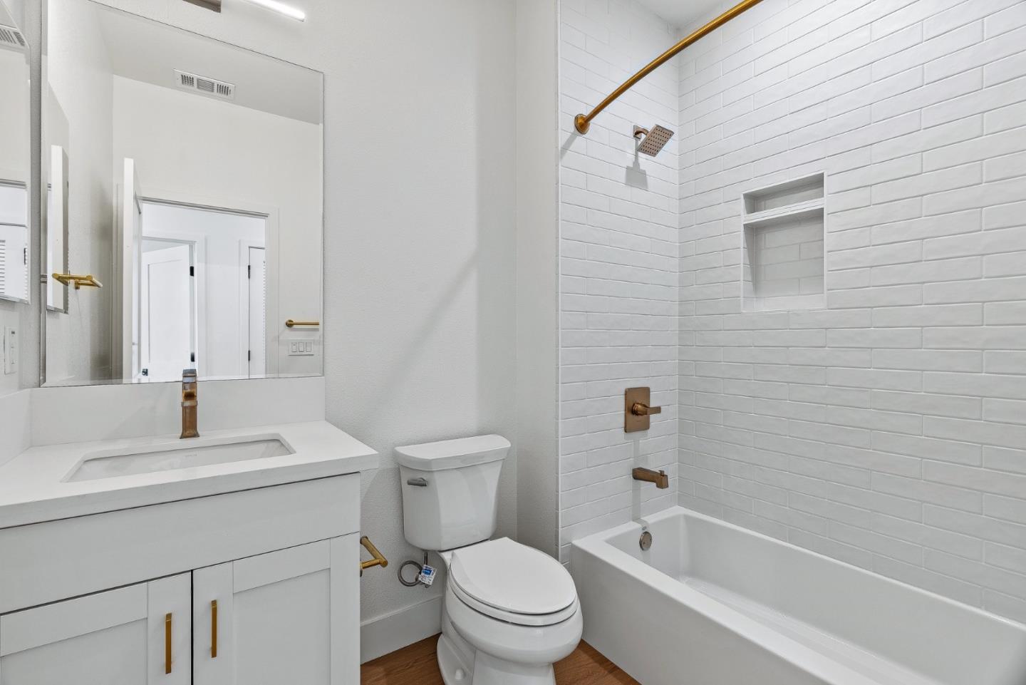 Detail Gallery Image 18 of 51 For 947 Woodside, Redwood City,  CA 94061 - 4 Beds | 2 Baths