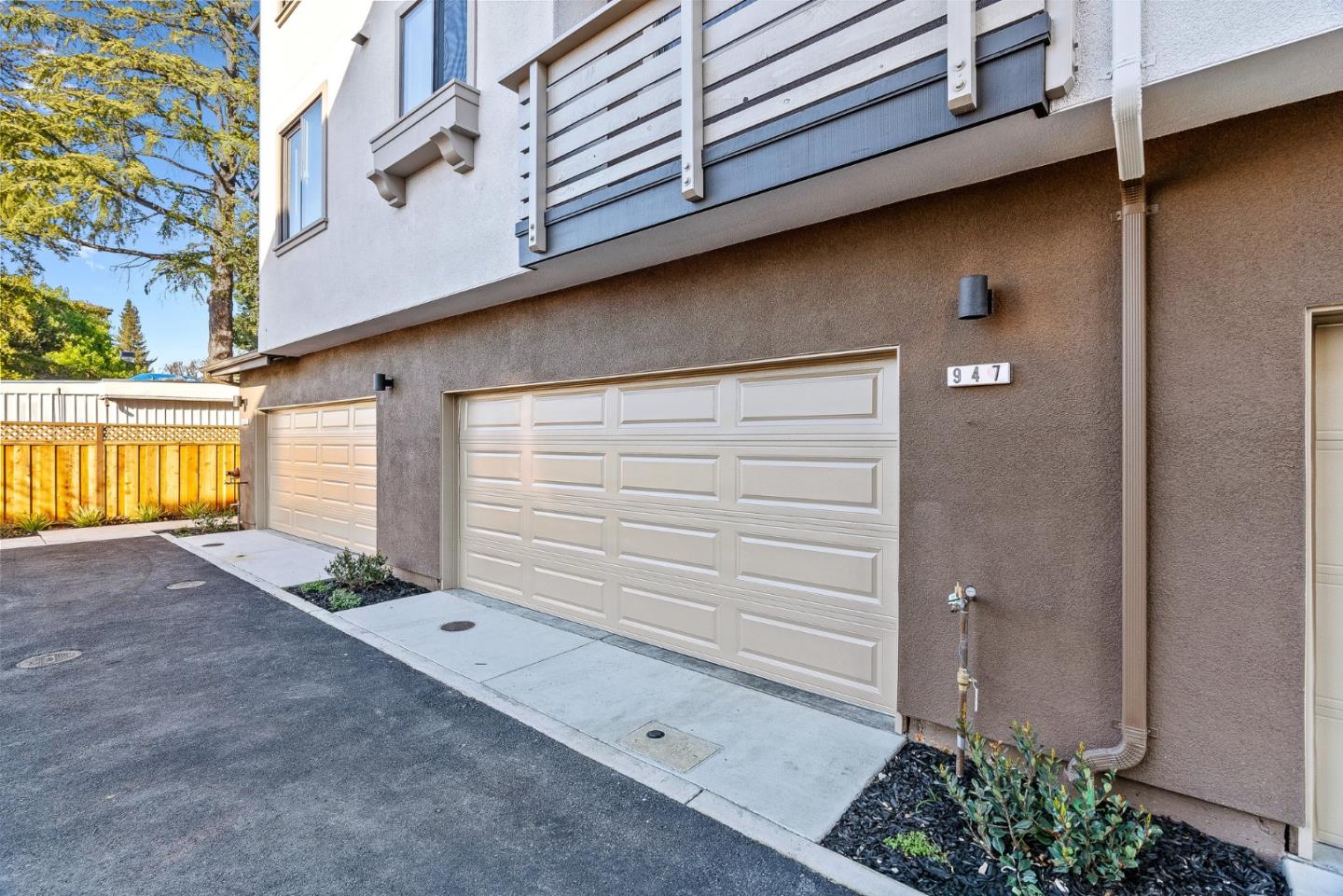 Detail Gallery Image 3 of 51 For 947 Woodside, Redwood City,  CA 94061 - 4 Beds | 2 Baths