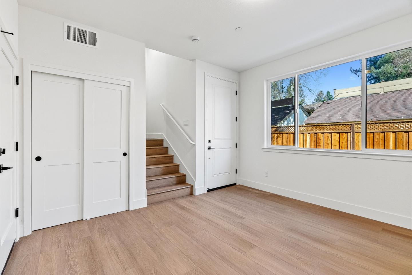 Detail Gallery Image 5 of 51 For 947 Woodside, Redwood City,  CA 94061 - 4 Beds | 2 Baths