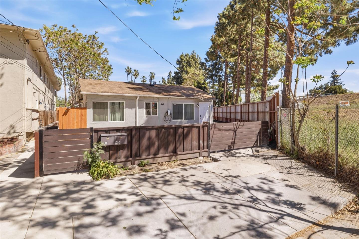 Detail Gallery Image 5 of 44 For 760-762 S 9th St, San Jose,  CA 95112 - – Beds | – Baths