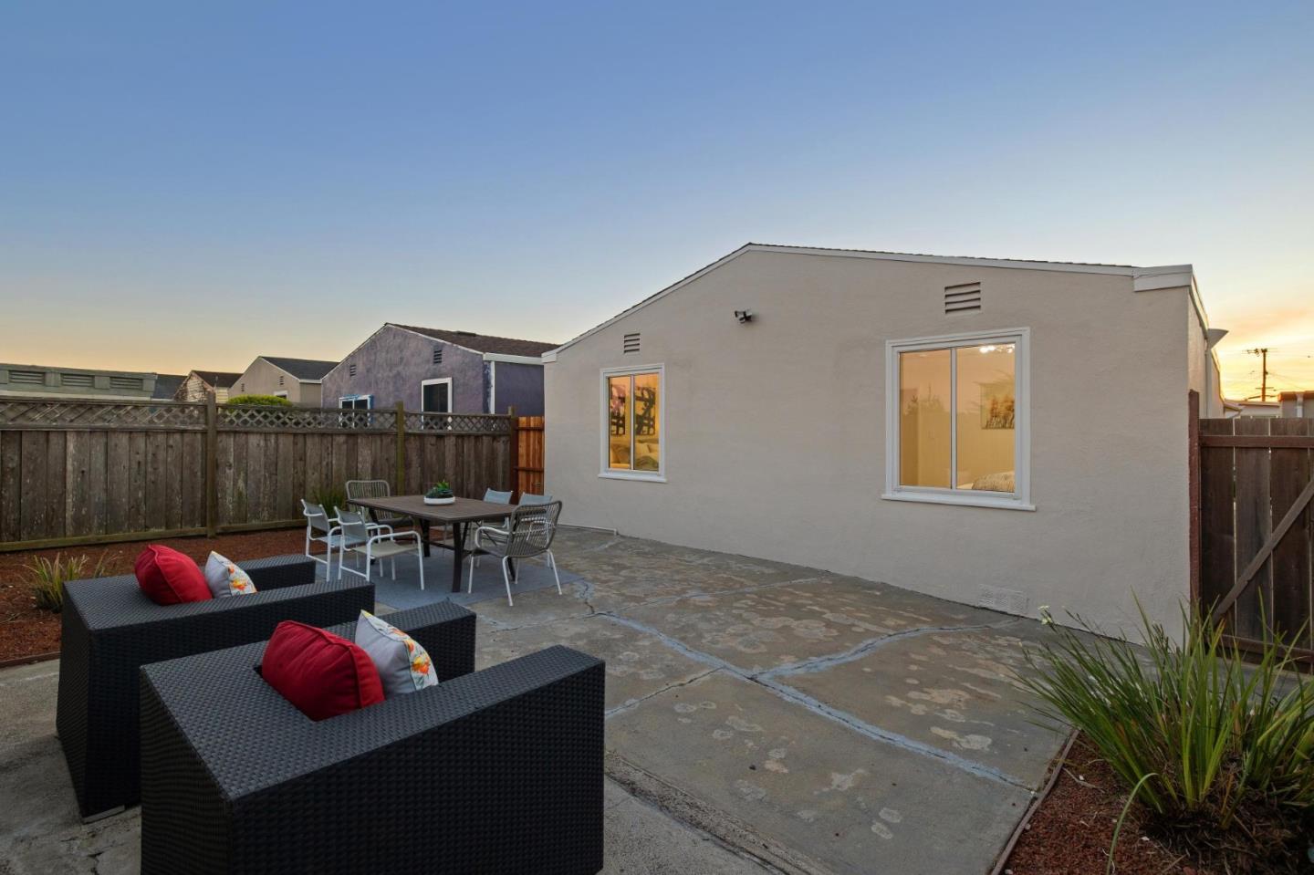 Detail Gallery Image 25 of 28 For 553 Skyline Dr, Daly City,  CA 94015 - 3 Beds | 2 Baths