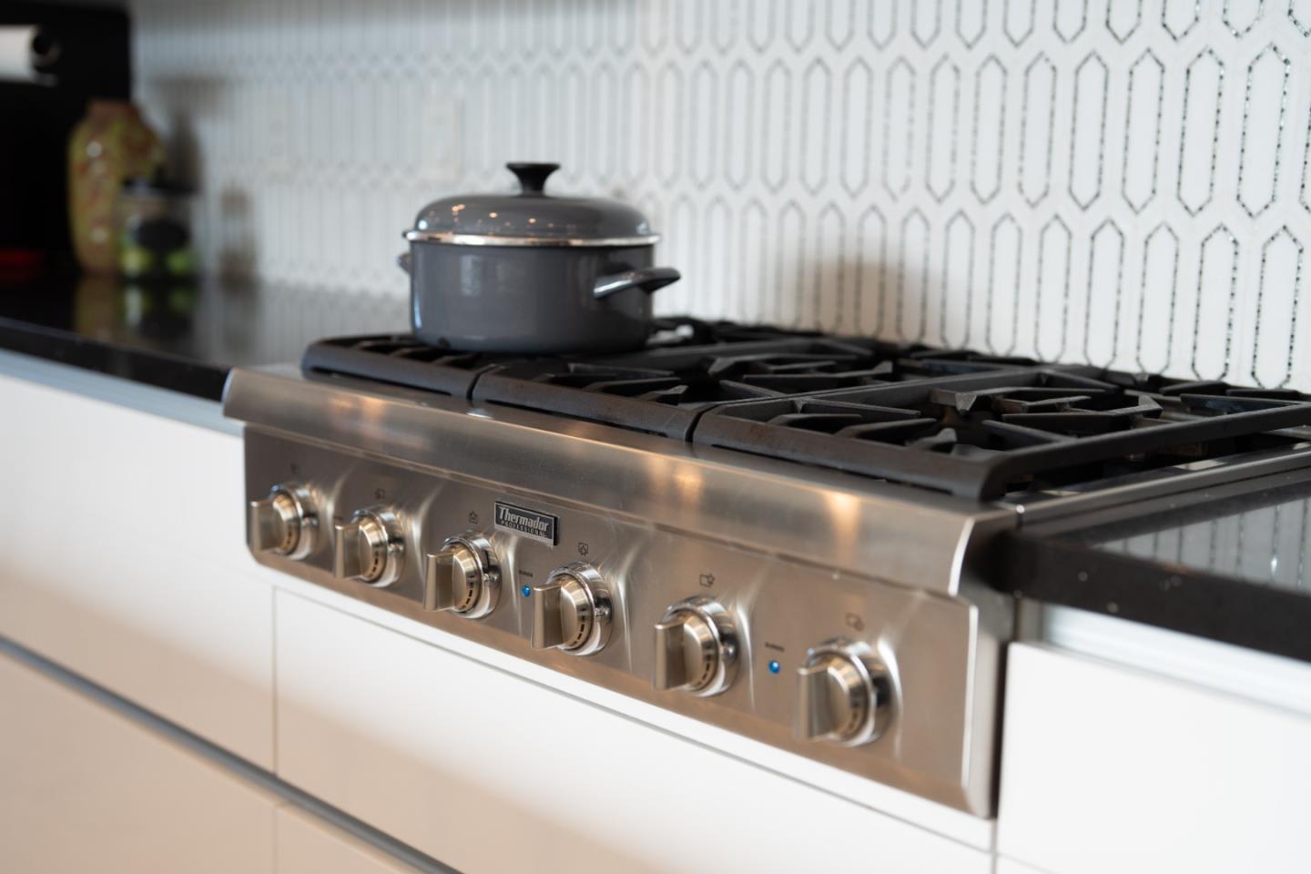 Detail Gallery Image 22 of 87 For 29 Montecito Ave, Pacifica,  CA 94044 - 4 Beds | 3/1 Baths