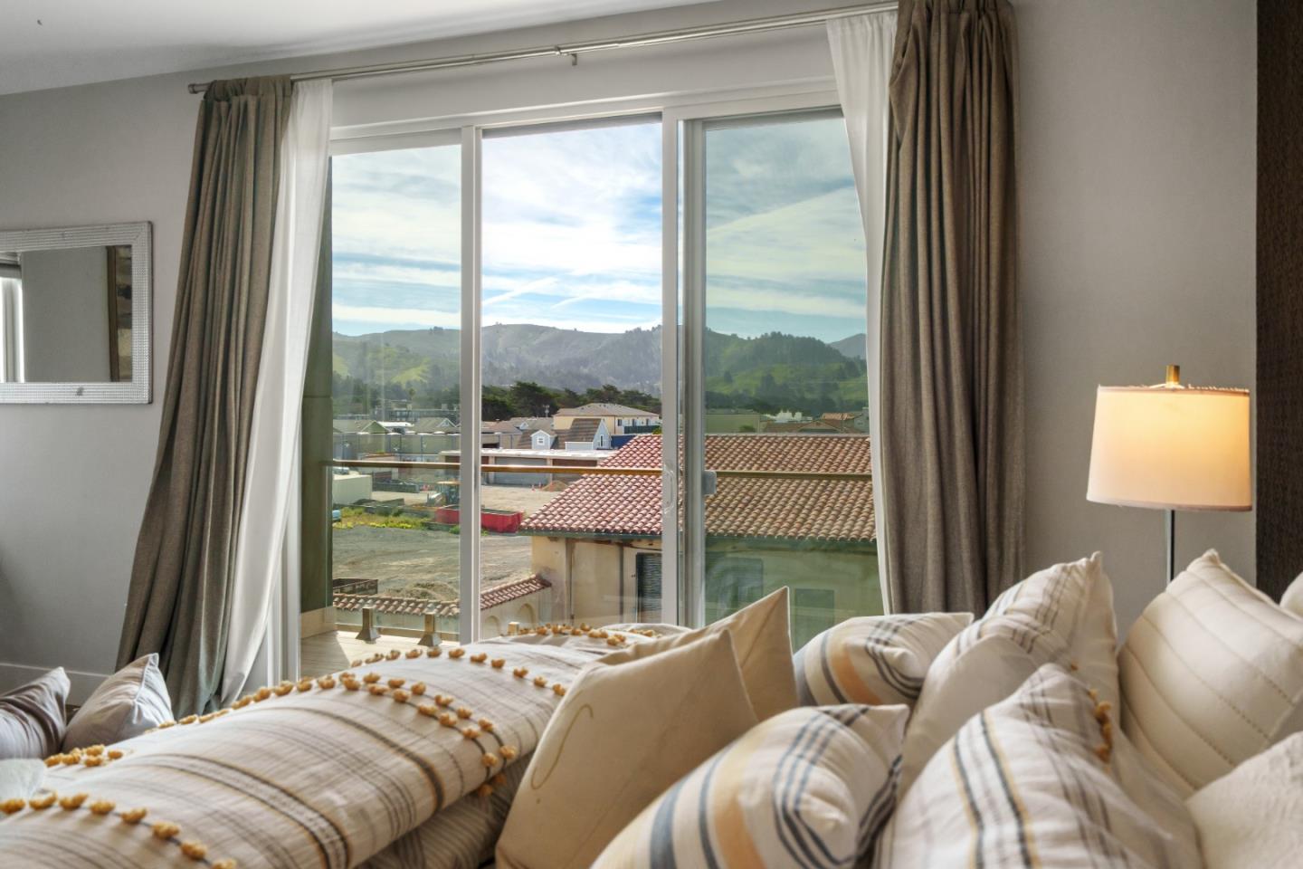 Detail Gallery Image 36 of 87 For 29 Montecito Ave, Pacifica,  CA 94044 - 4 Beds | 3/1 Baths