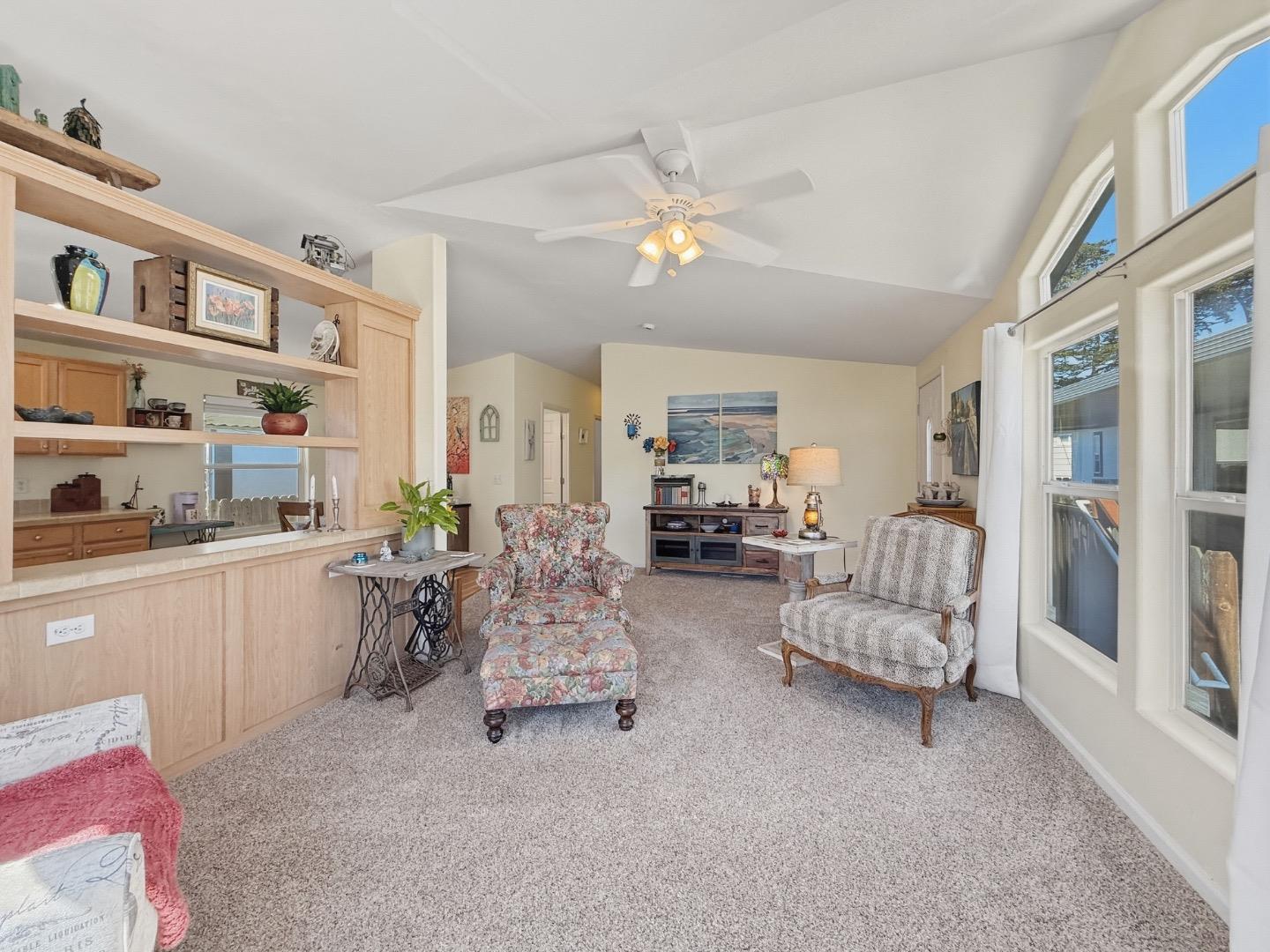 Detail Gallery Image 10 of 22 For 347 Carmel Ave #14,  Marina,  CA 93933 - 3 Beds | 2 Baths