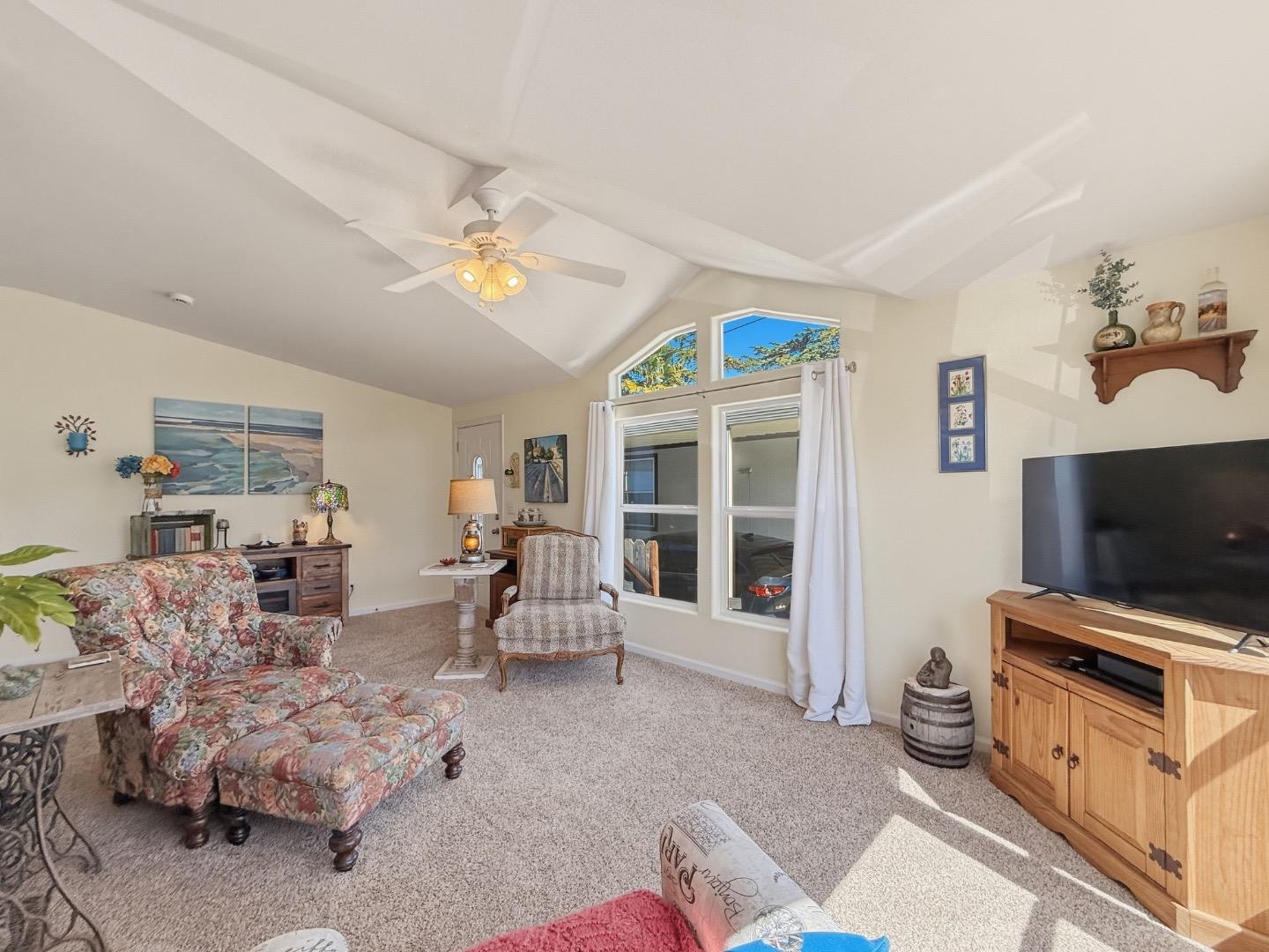 Detail Gallery Image 11 of 22 For 347 Carmel Ave #14,  Marina,  CA 93933 - 3 Beds | 2 Baths