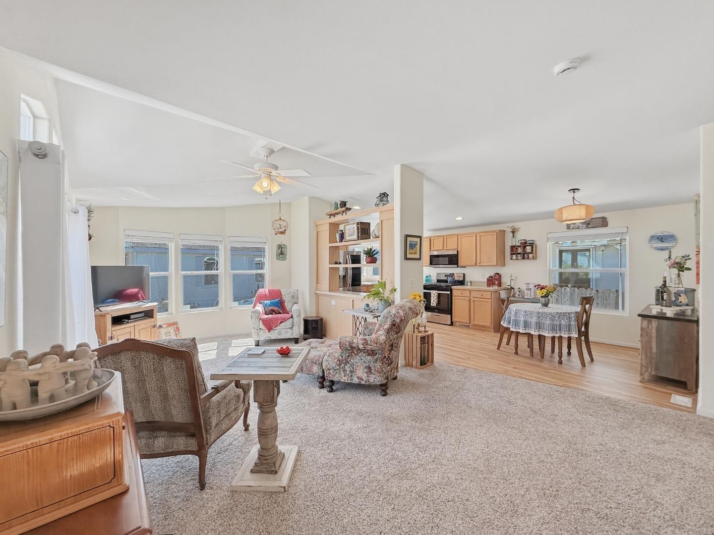 Detail Gallery Image 12 of 22 For 347 Carmel Ave #14,  Marina,  CA 93933 - 3 Beds | 2 Baths