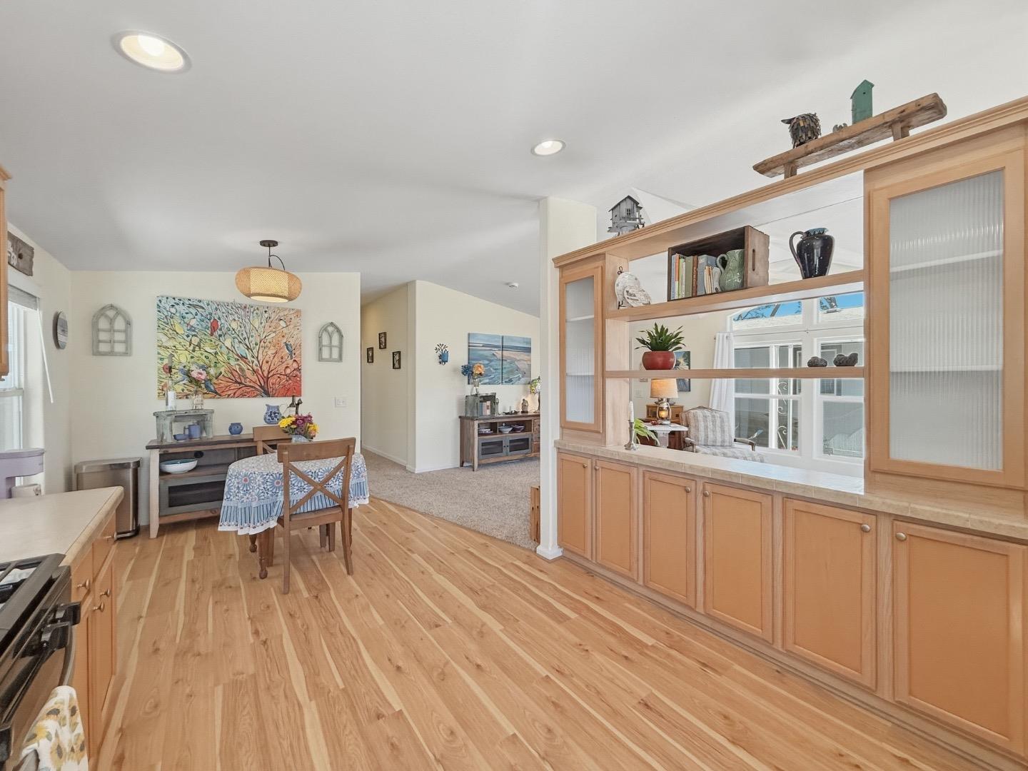 Detail Gallery Image 6 of 22 For 347 Carmel Ave #14,  Marina,  CA 93933 - 3 Beds | 2 Baths