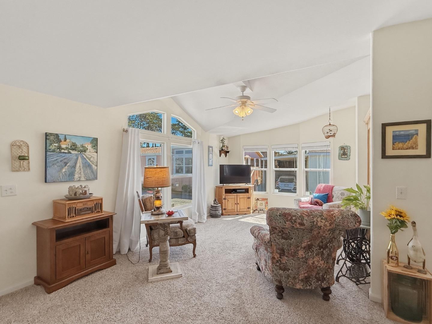 Detail Gallery Image 8 of 22 For 347 Carmel Ave #14,  Marina,  CA 93933 - 3 Beds | 2 Baths