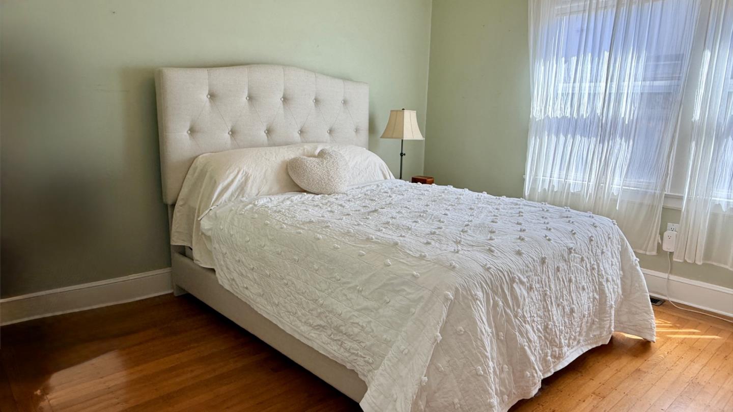 Detail Gallery Image 12 of 20 For Address Not Disclosed, Burlingame,  CA 94010 - 2 Beds | 1 Baths