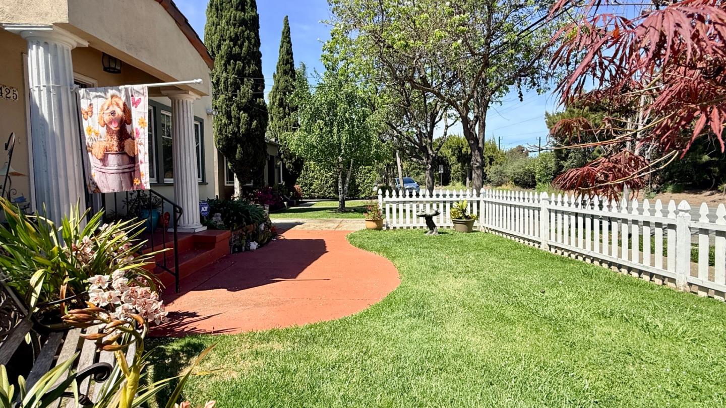 Detail Gallery Image 6 of 20 For Address Not Disclosed, Burlingame,  CA 94010 - 2 Beds | 1 Baths