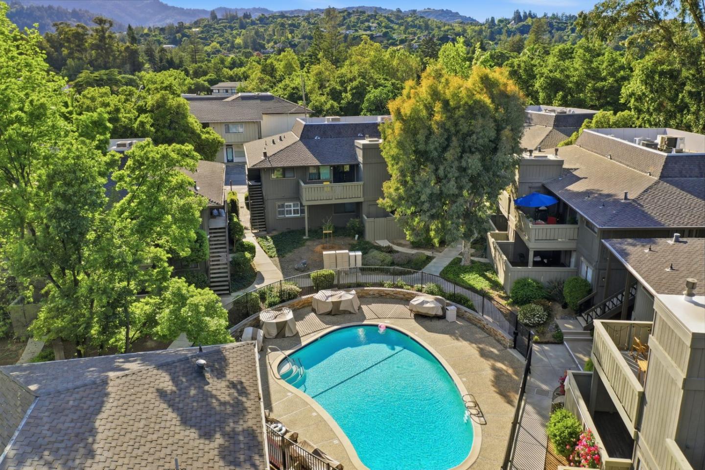 Detail Gallery Image 29 of 46 For 14351 Saratoga Ave a,  Saratoga,  CA 95070 - 2 Beds | 2 Baths