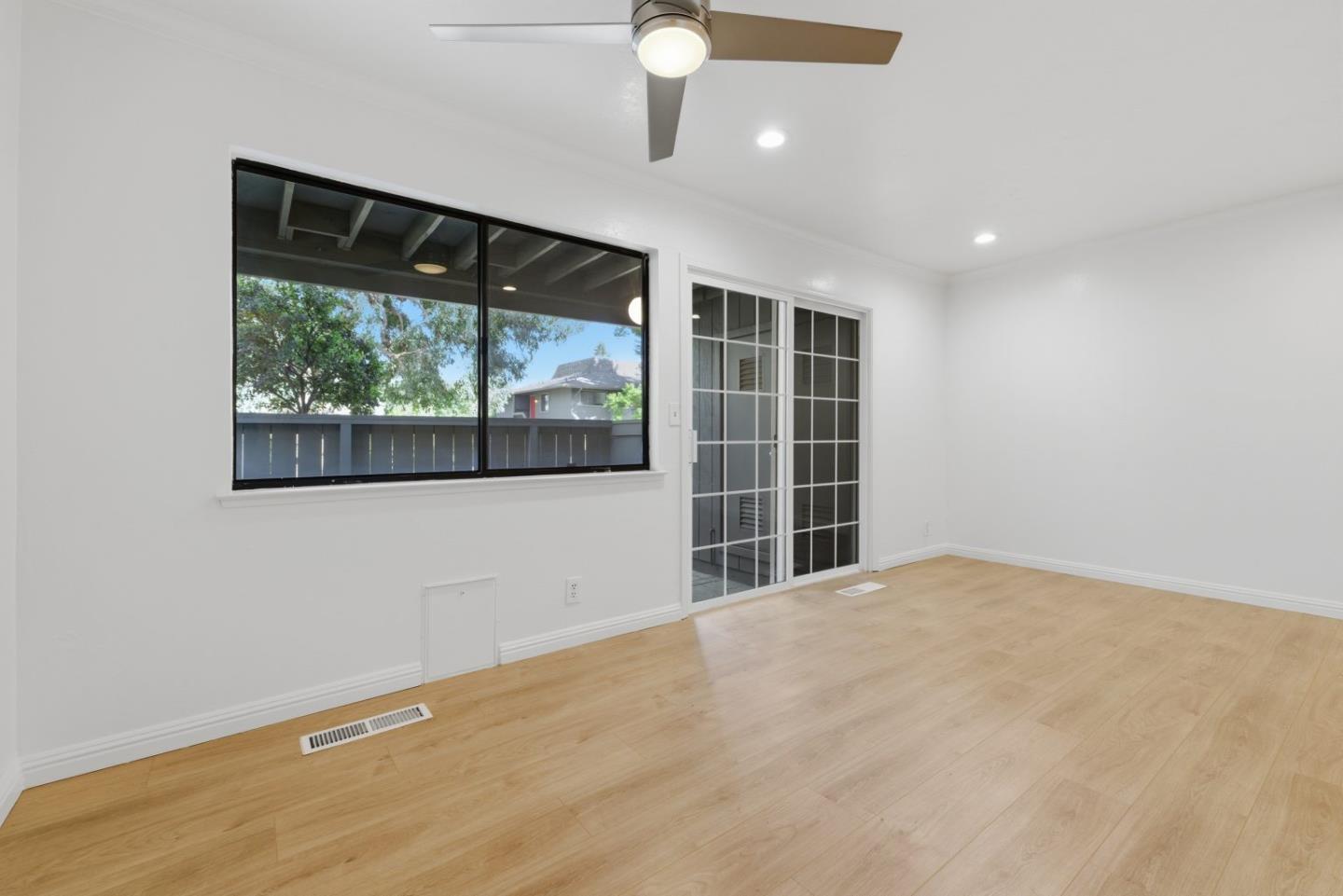 Detail Gallery Image 32 of 46 For 14351 Saratoga Ave a,  Saratoga,  CA 95070 - 2 Beds | 2 Baths