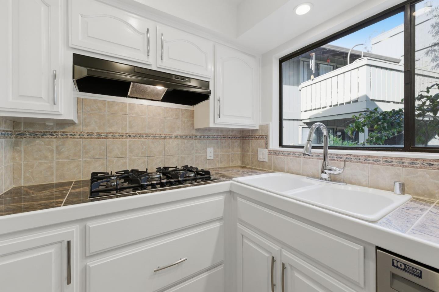 Detail Gallery Image 7 of 46 For 14351 Saratoga Ave a,  Saratoga,  CA 95070 - 2 Beds | 2 Baths