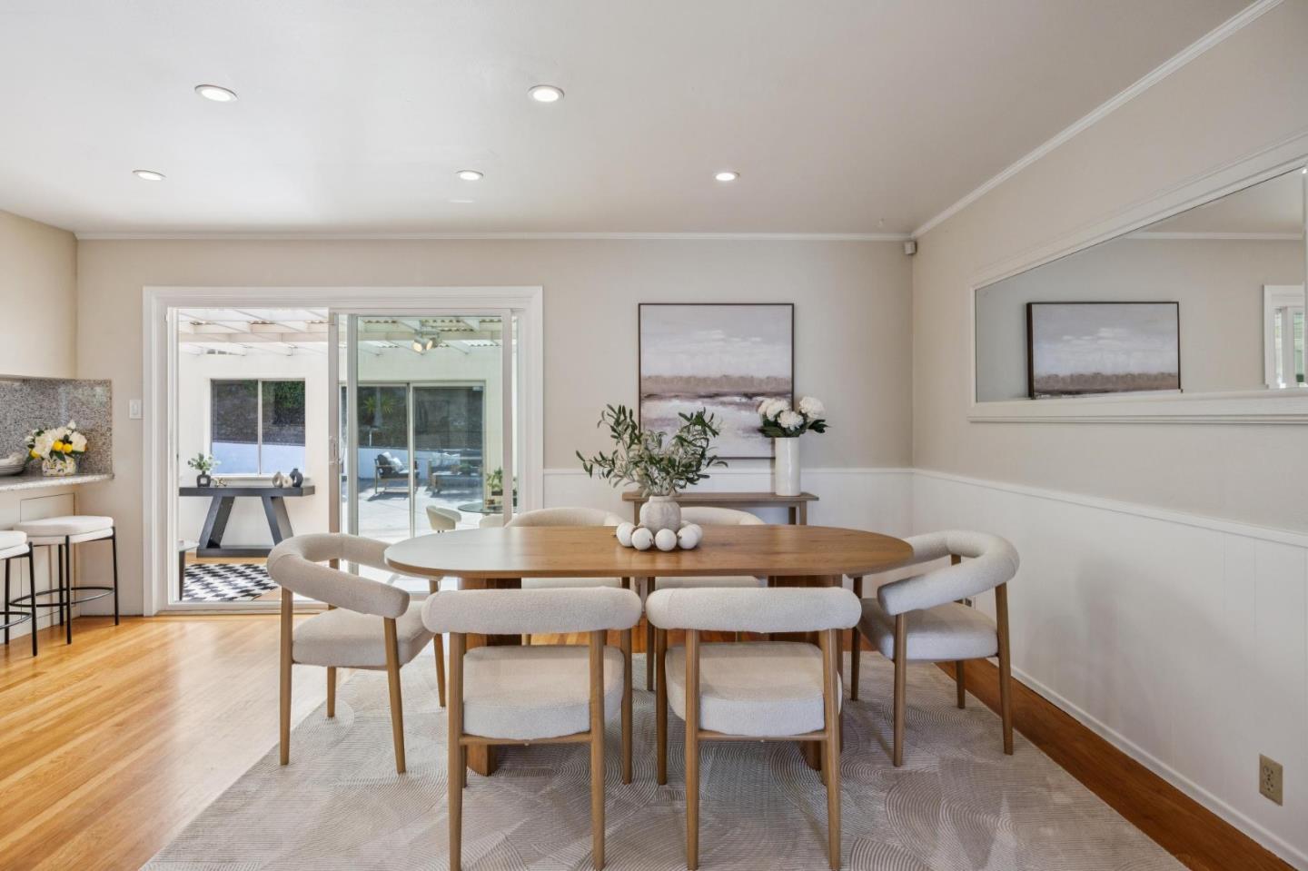 Detail Gallery Image 10 of 51 For 869 Crestview Dr, Millbrae,  CA 94030 - 3 Beds | 2 Baths