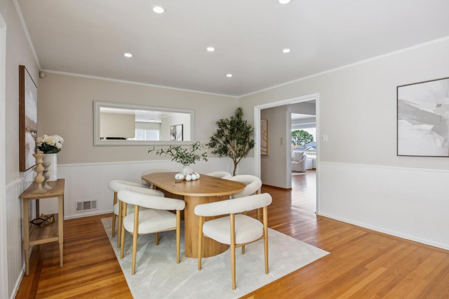 Detail Gallery Image 11 of 51 For 869 Crestview Dr, Millbrae,  CA 94030 - 3 Beds | 2 Baths