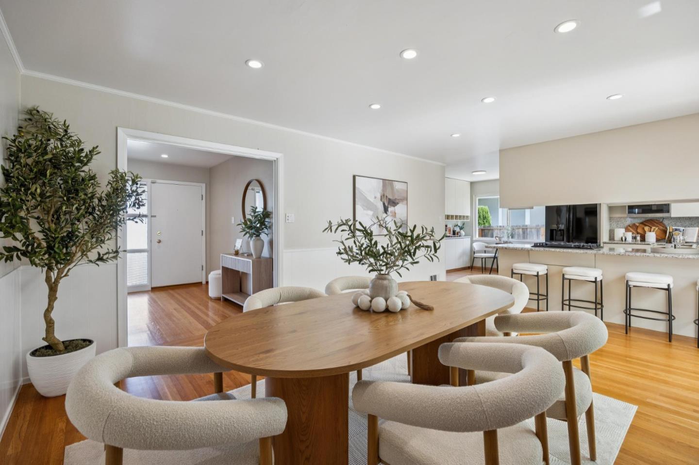 Detail Gallery Image 12 of 51 For 869 Crestview Dr, Millbrae,  CA 94030 - 3 Beds | 2 Baths