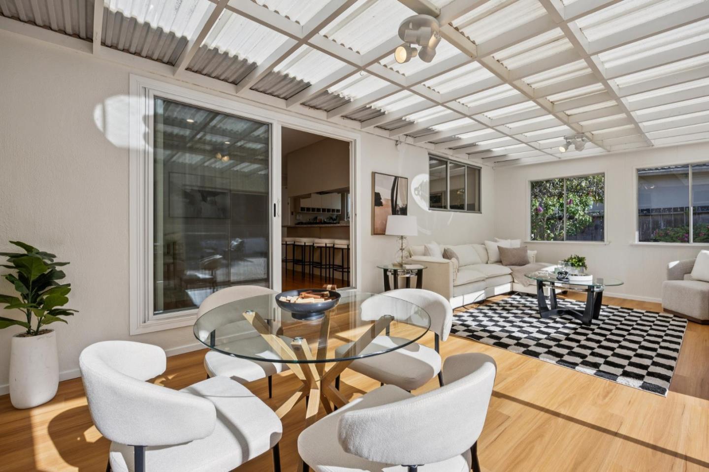 Detail Gallery Image 24 of 51 For 869 Crestview Dr, Millbrae,  CA 94030 - 3 Beds | 2 Baths