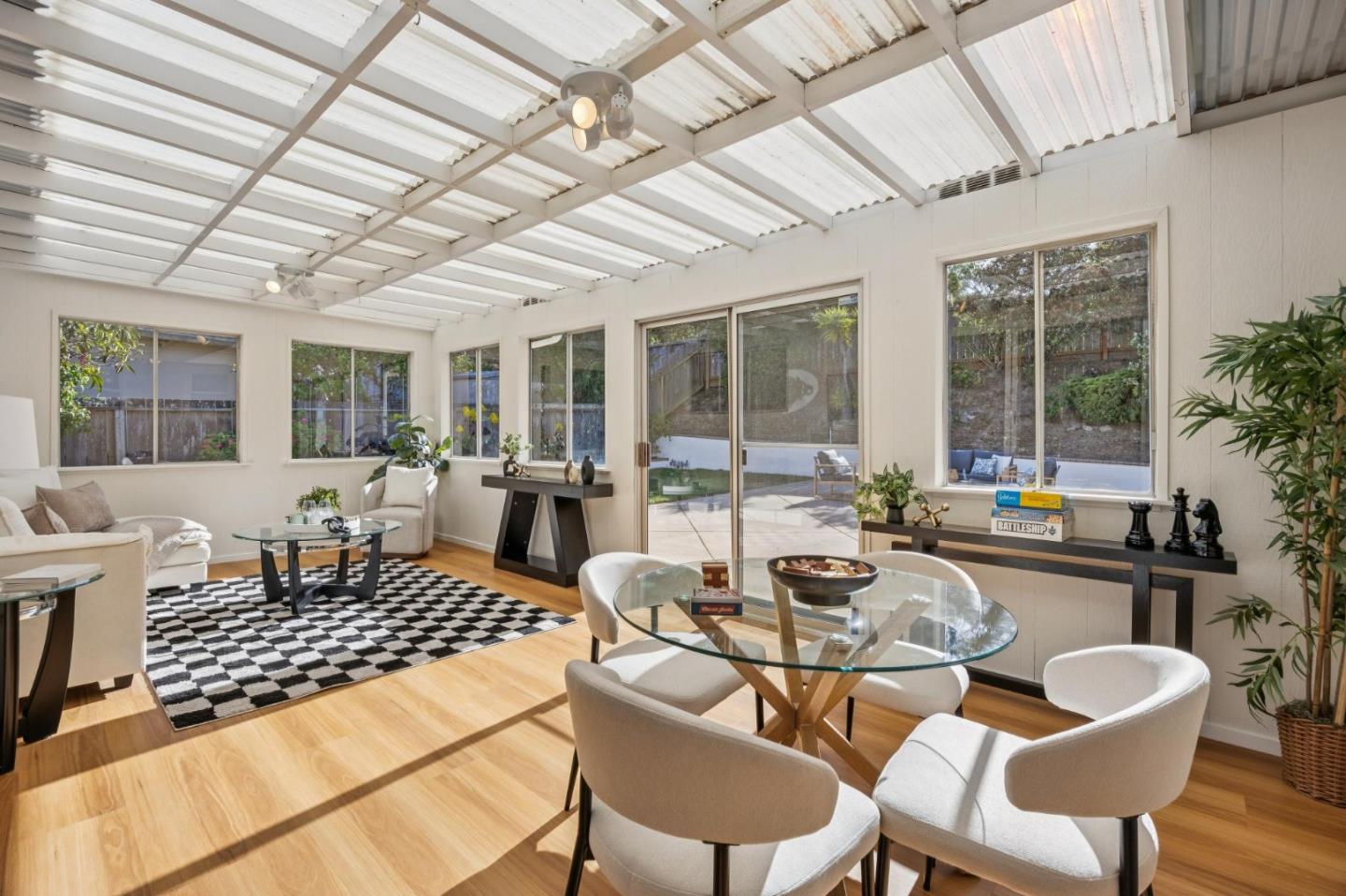 Detail Gallery Image 25 of 51 For 869 Crestview Dr, Millbrae,  CA 94030 - 3 Beds | 2 Baths