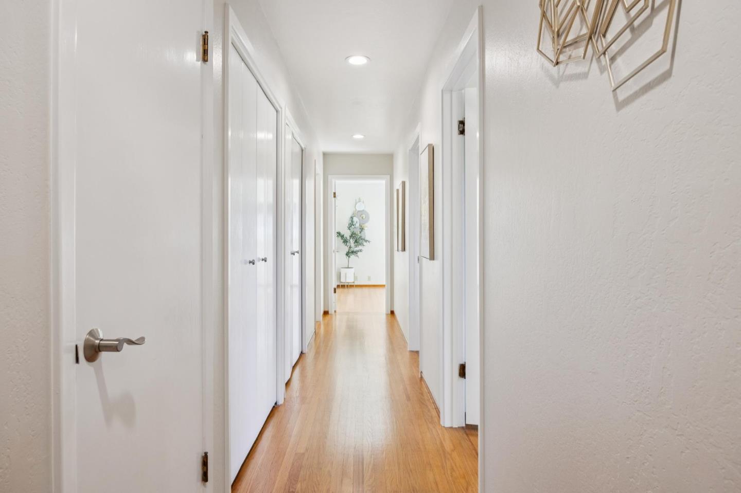 Detail Gallery Image 29 of 51 For 869 Crestview Dr, Millbrae,  CA 94030 - 3 Beds | 2 Baths