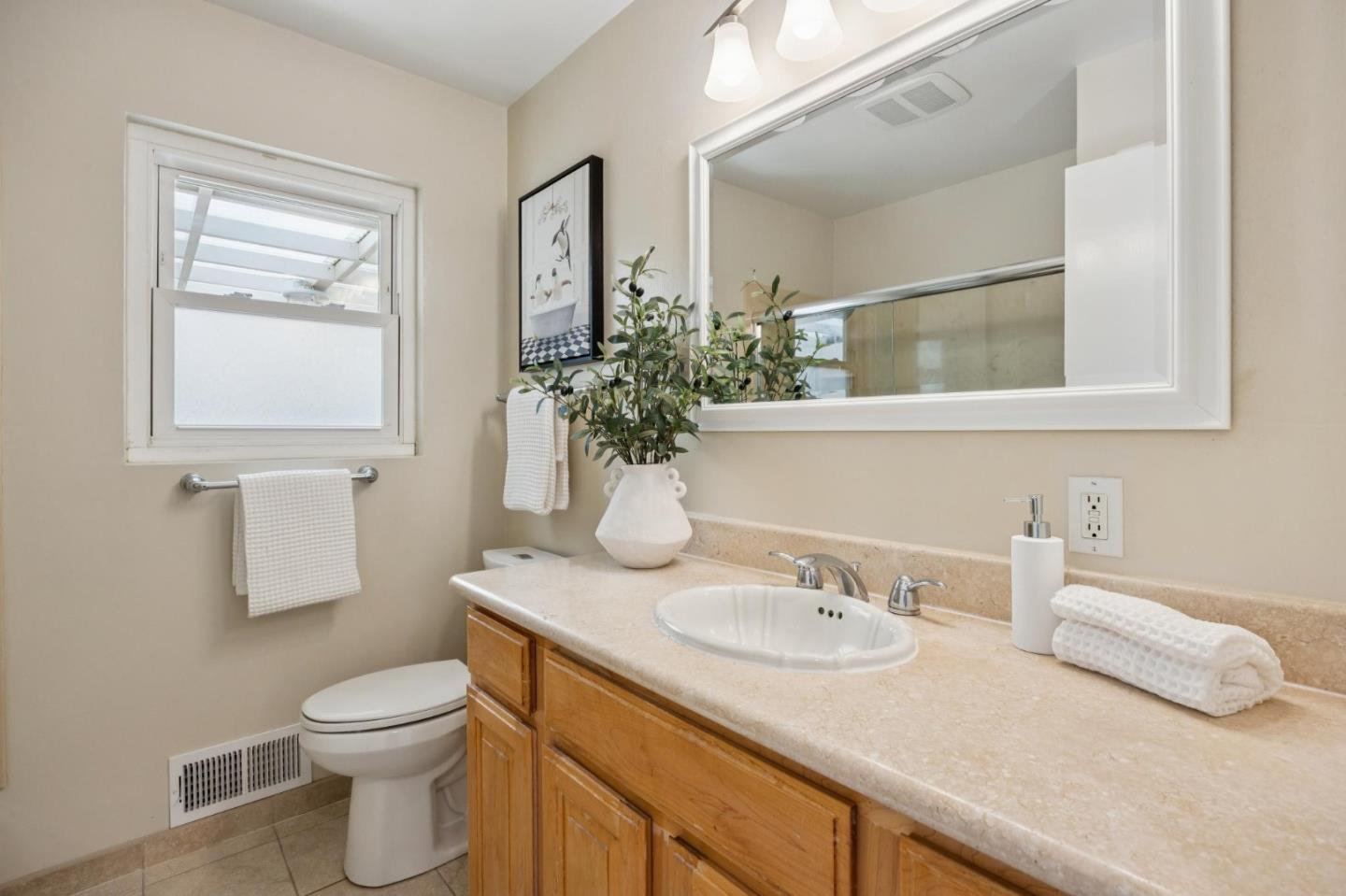 Detail Gallery Image 35 of 51 For 869 Crestview Dr, Millbrae,  CA 94030 - 3 Beds | 2 Baths