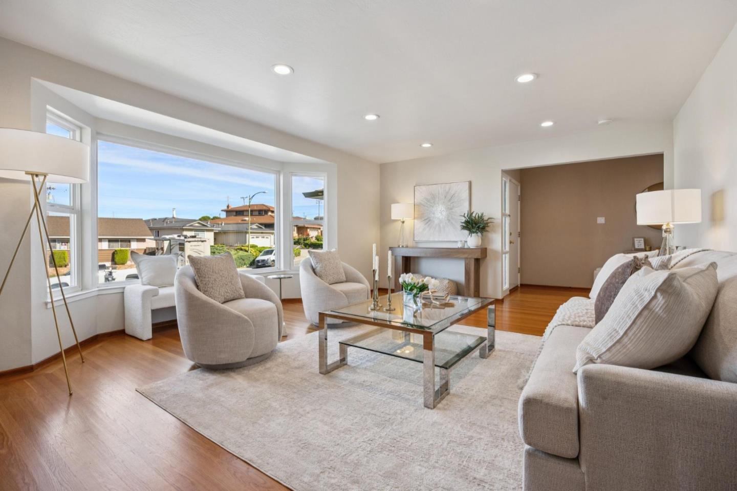 Detail Gallery Image 9 of 51 For 869 Crestview Dr, Millbrae,  CA 94030 - 3 Beds | 2 Baths