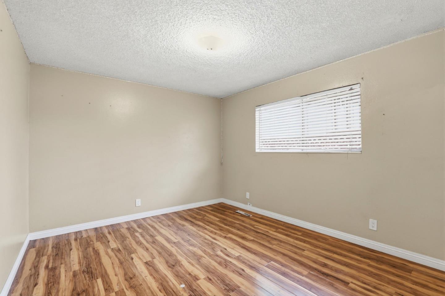 Detail Gallery Image 13 of 25 For 320 Colleen Ct, Morgan Hill,  CA 95037 - 3 Beds | 2 Baths