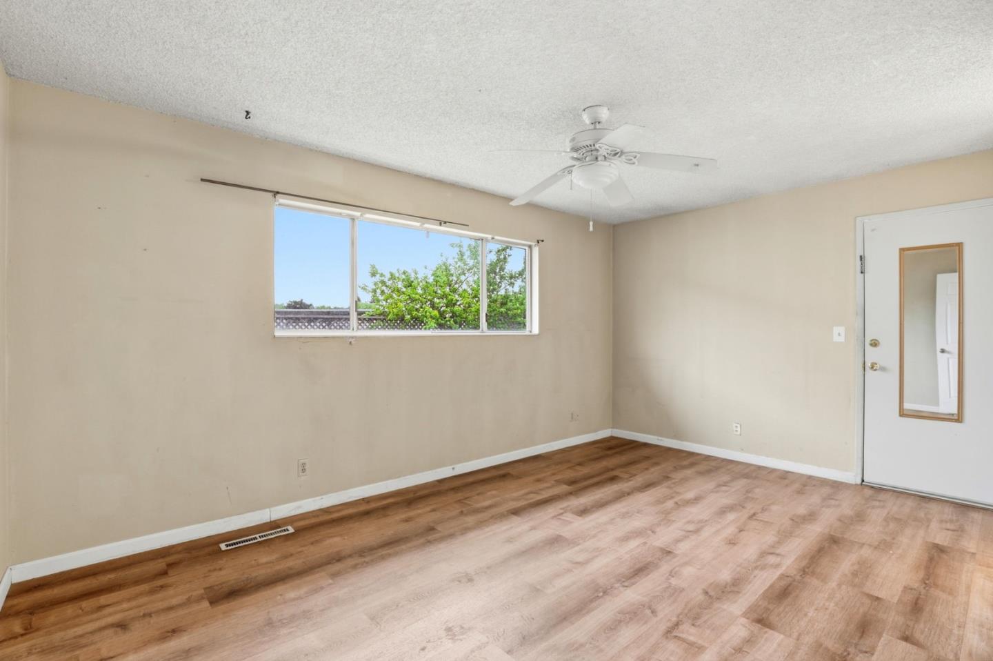 Detail Gallery Image 19 of 25 For 320 Colleen Ct, Morgan Hill,  CA 95037 - 3 Beds | 2 Baths