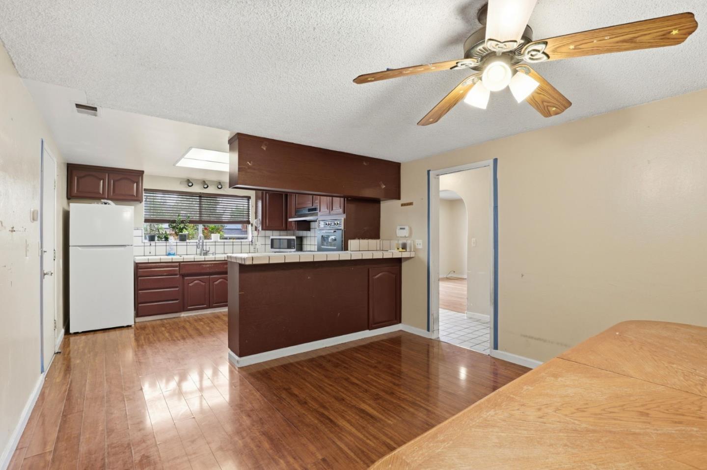 Detail Gallery Image 5 of 25 For 320 Colleen Ct, Morgan Hill,  CA 95037 - 3 Beds | 2 Baths