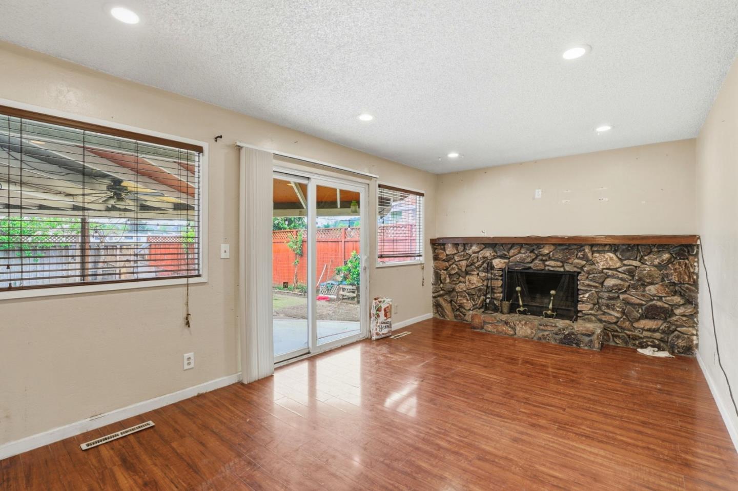 Detail Gallery Image 8 of 25 For 320 Colleen Ct, Morgan Hill,  CA 95037 - 3 Beds | 2 Baths