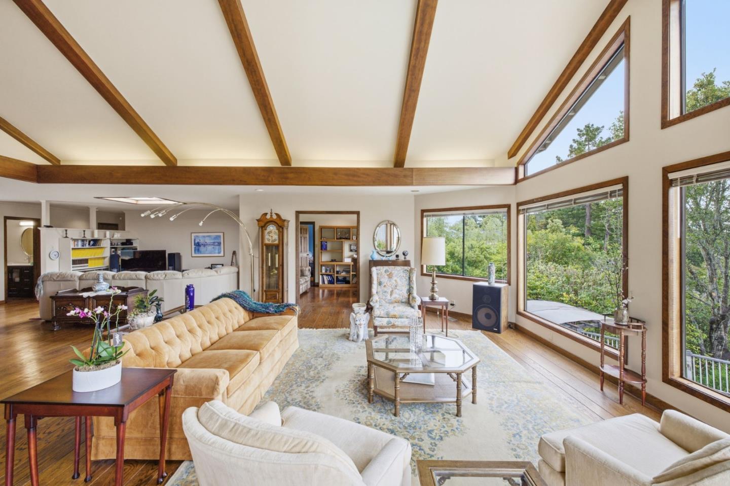 Detail Gallery Image 15 of 28 For 1407 Carlton Rd, Hillsborough,  CA 94010 - 4 Beds | 3/1 Baths