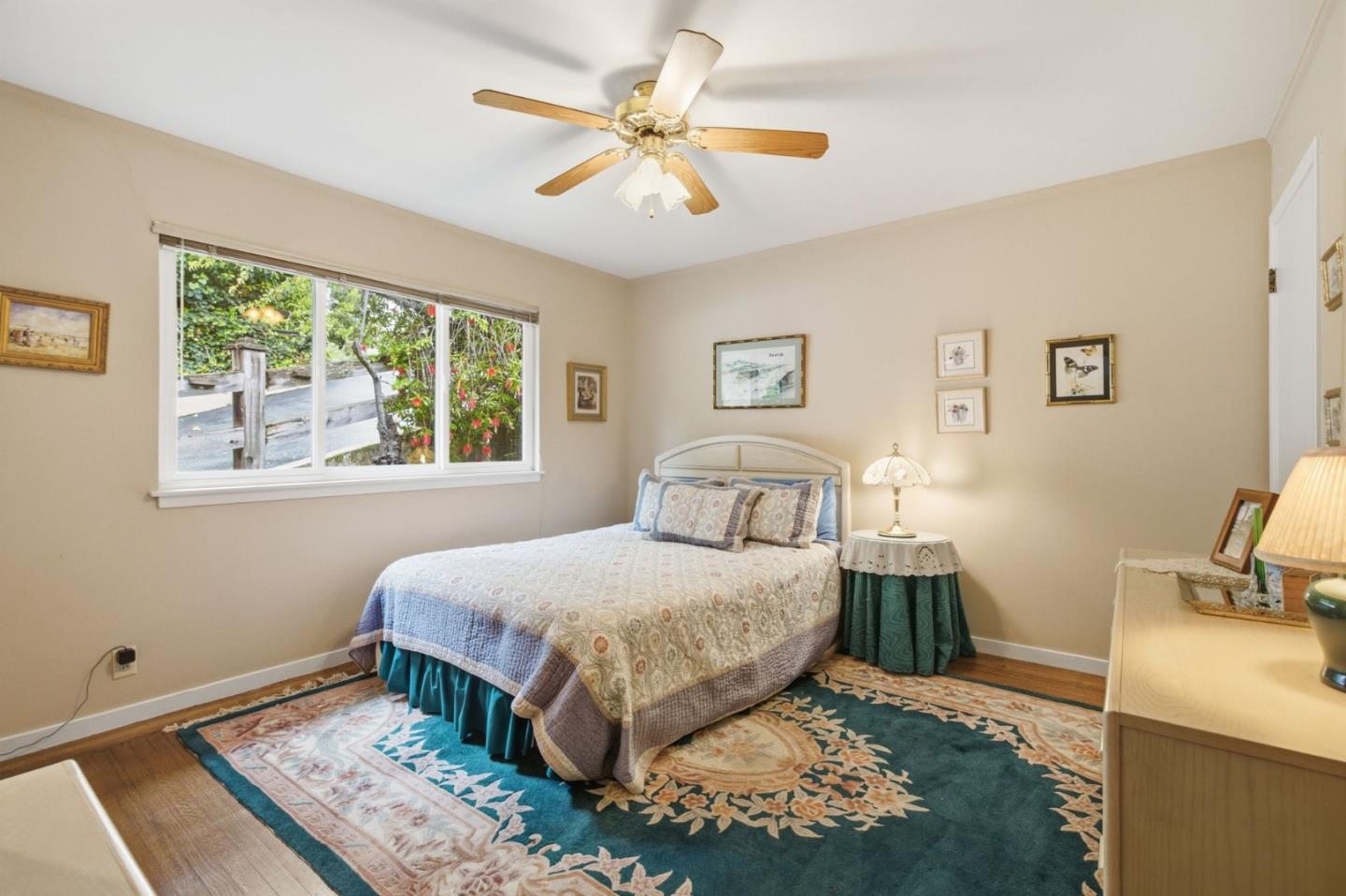 Detail Gallery Image 17 of 28 For 1407 Carlton Rd, Hillsborough,  CA 94010 - 4 Beds | 3/1 Baths