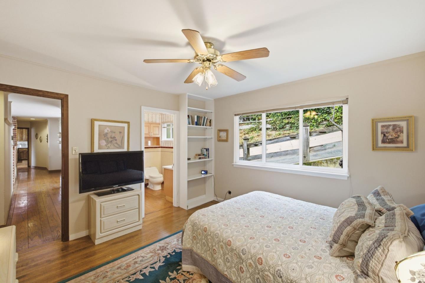 Detail Gallery Image 18 of 28 For 1407 Carlton Rd, Hillsborough,  CA 94010 - 4 Beds | 3/1 Baths