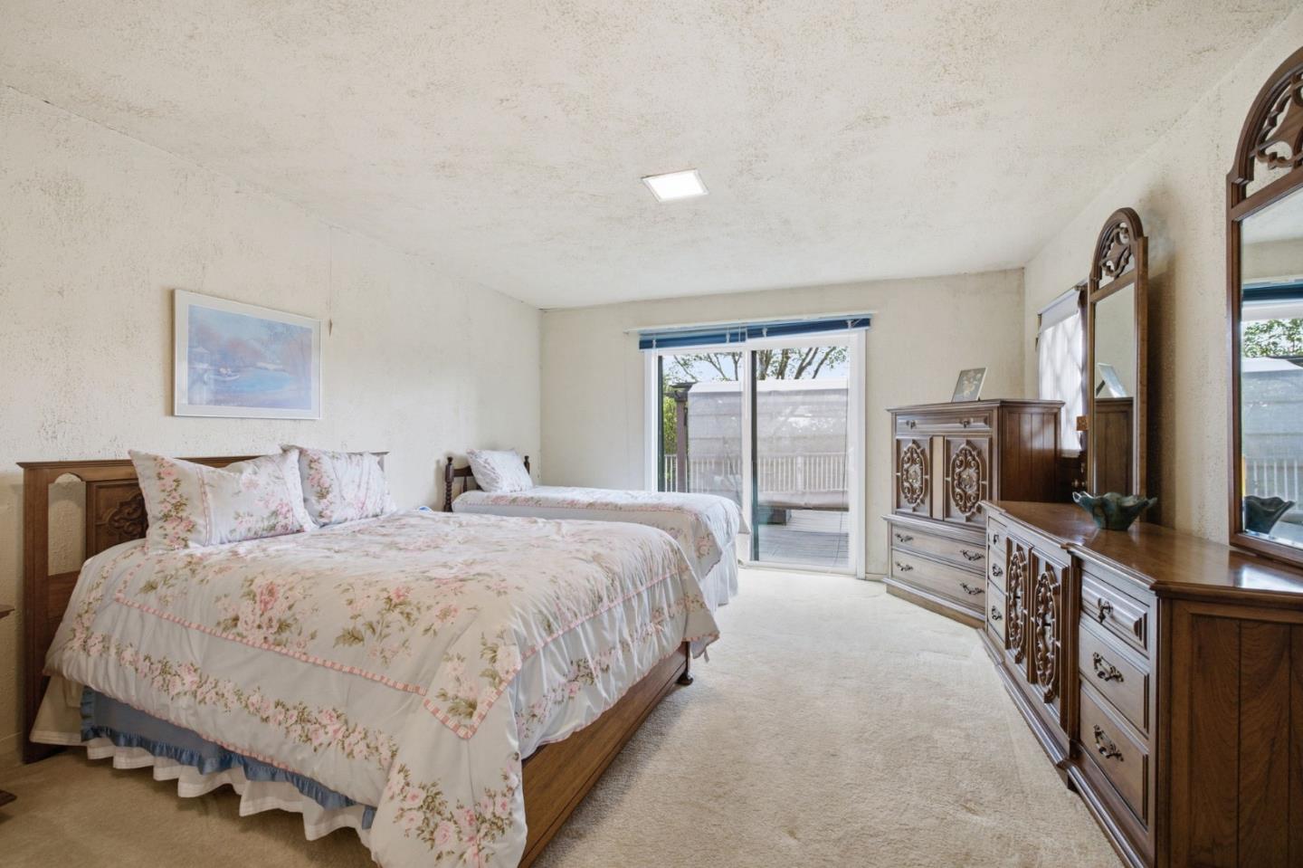 Detail Gallery Image 24 of 28 For 1407 Carlton Rd, Hillsborough,  CA 94010 - 4 Beds | 3/1 Baths