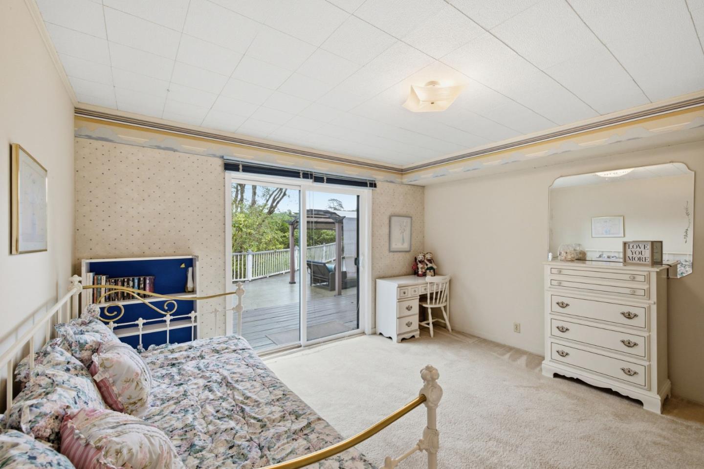 Detail Gallery Image 25 of 28 For 1407 Carlton Rd, Hillsborough,  CA 94010 - 4 Beds | 3/1 Baths