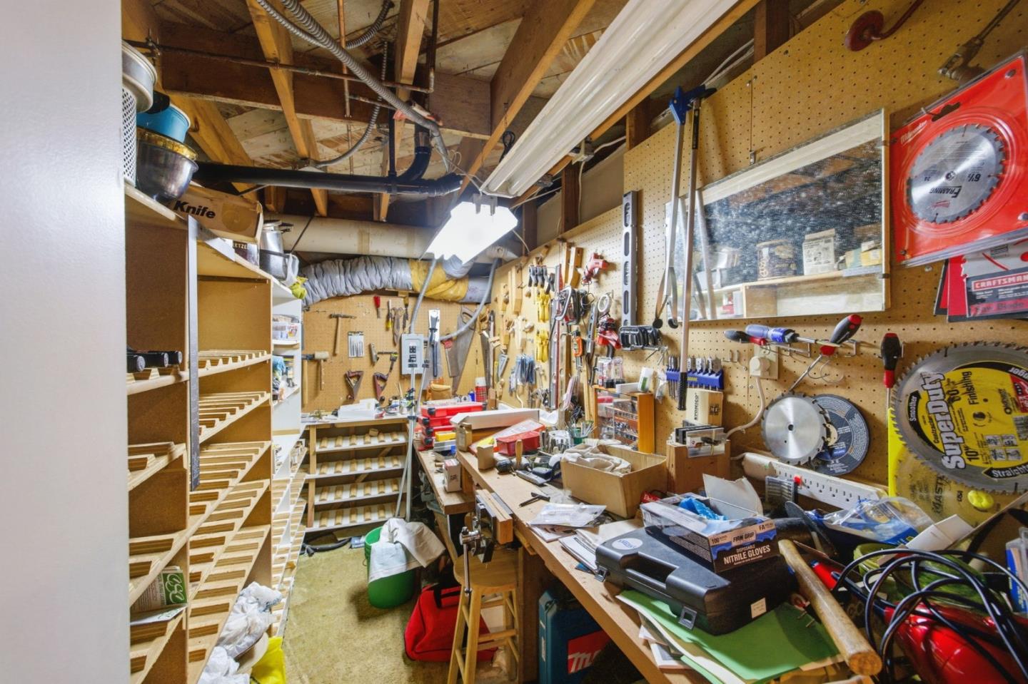 Detail Gallery Image 27 of 28 For 1407 Carlton Rd, Hillsborough,  CA 94010 - 4 Beds | 3/1 Baths