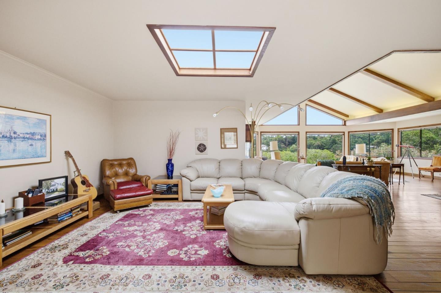 Detail Gallery Image 9 of 28 For 1407 Carlton Rd, Hillsborough,  CA 94010 - 4 Beds | 3/1 Baths