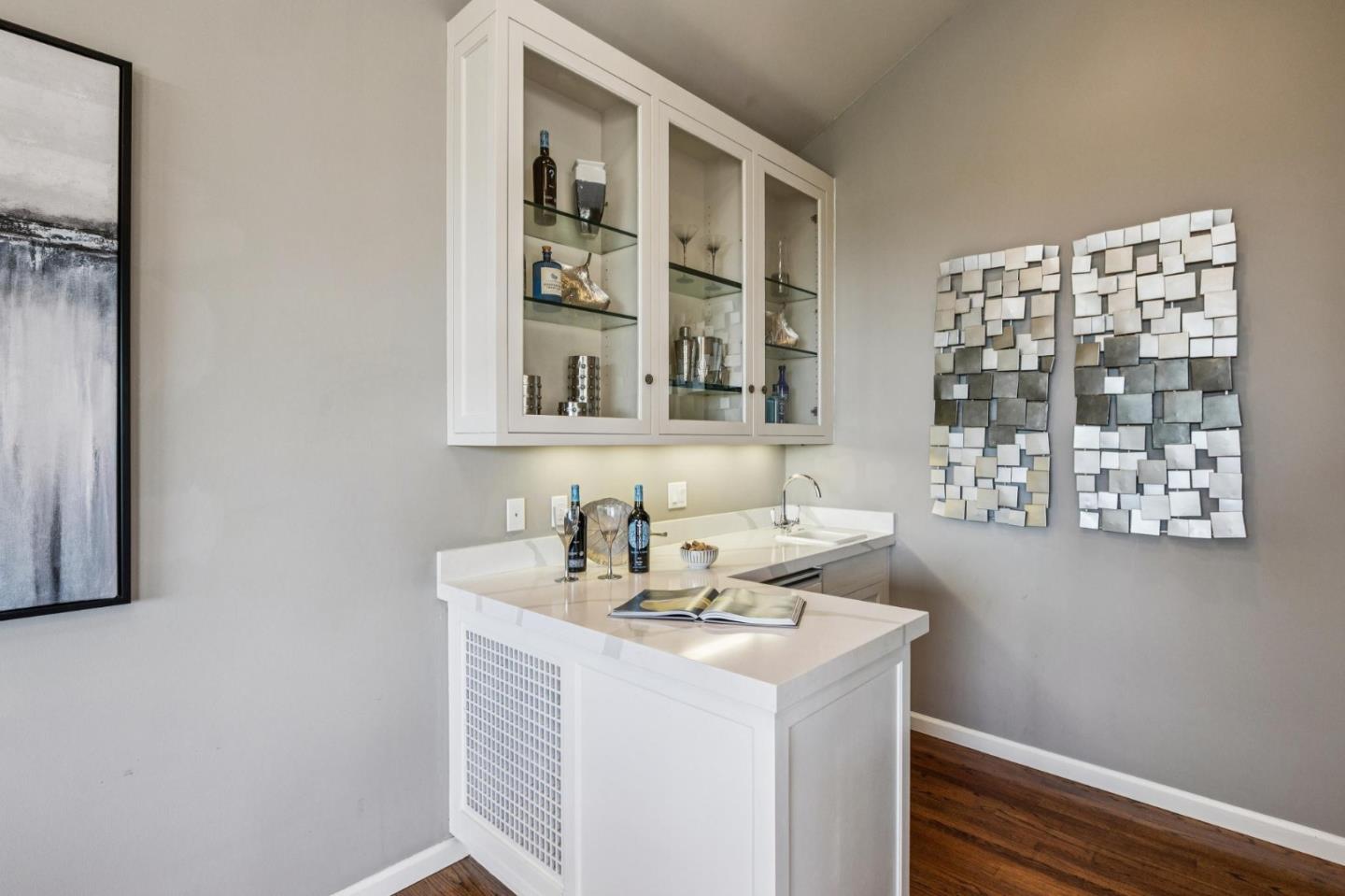 Detail Gallery Image 17 of 75 For 720 Endfield Way, Hillsborough,  CA 94010 - 4 Beds | 4 Baths