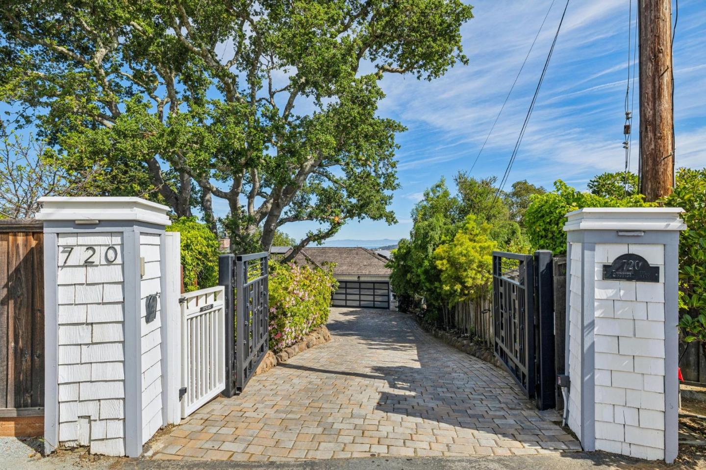 Detail Gallery Image 3 of 75 For 720 Endfield Way, Hillsborough,  CA 94010 - 4 Beds | 4 Baths