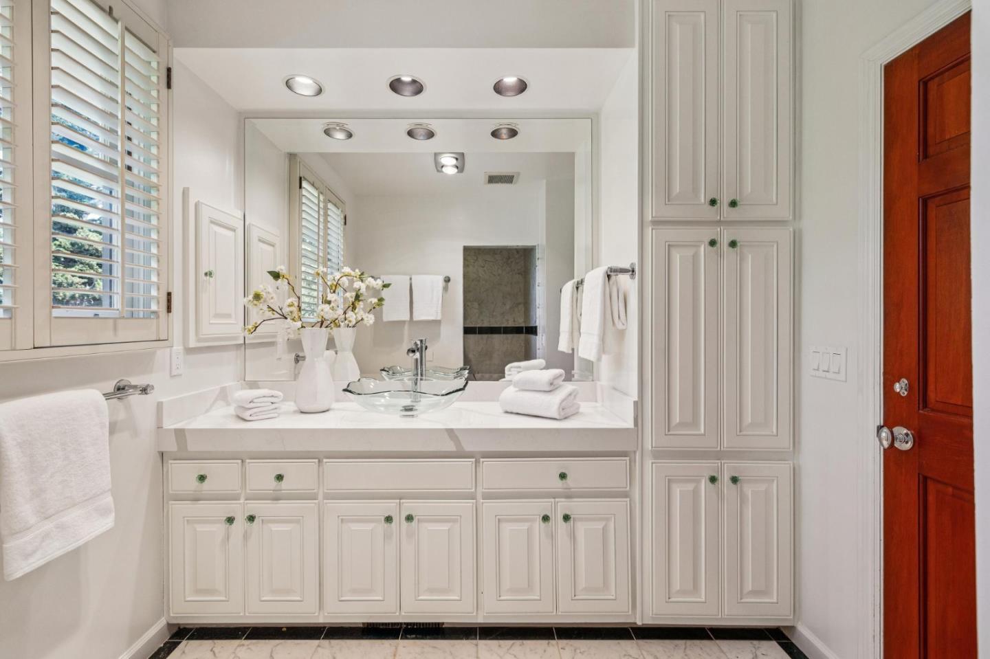 Detail Gallery Image 36 of 75 For 720 Endfield Way, Hillsborough,  CA 94010 - 4 Beds | 4 Baths